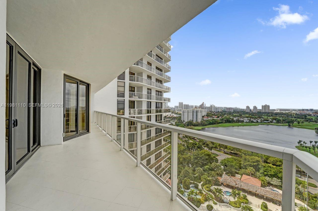 20281 E Country Club Dr #1703, Aventura FL 33180