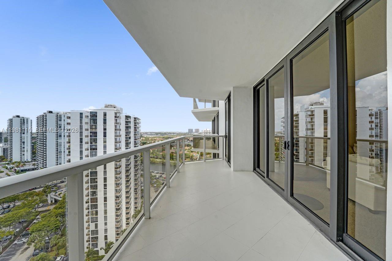 20281 E Country Club Dr #1703, Aventura FL 33180