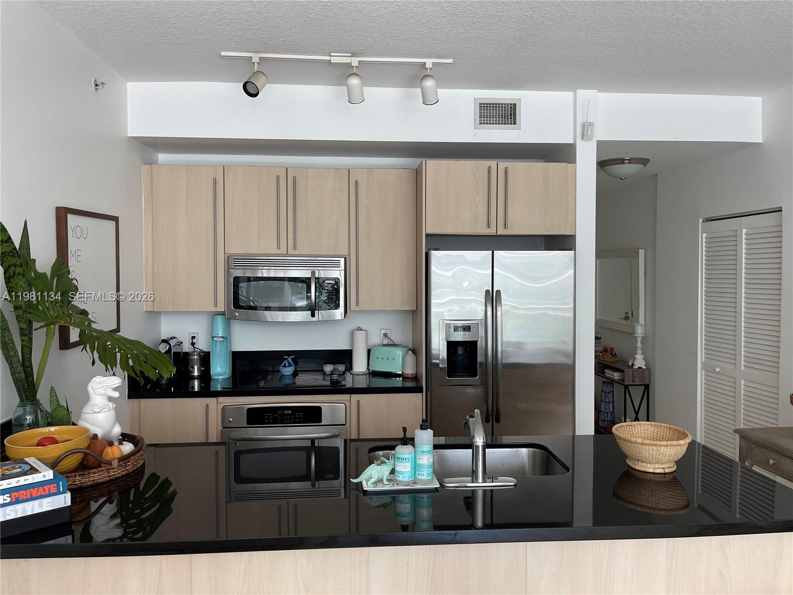 1111 SW 1st Ave #1116-N, Miami FL 33130