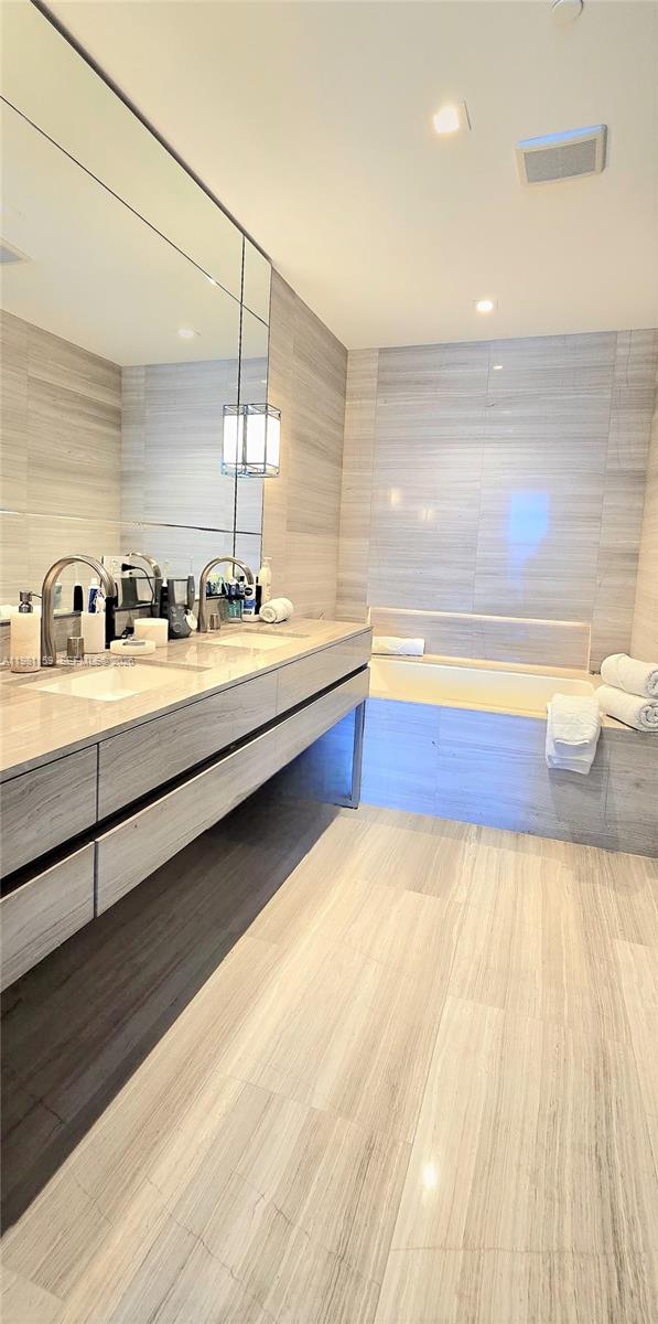 18975 Collins Ave #2504, Sunny Isles Beach FL 33160