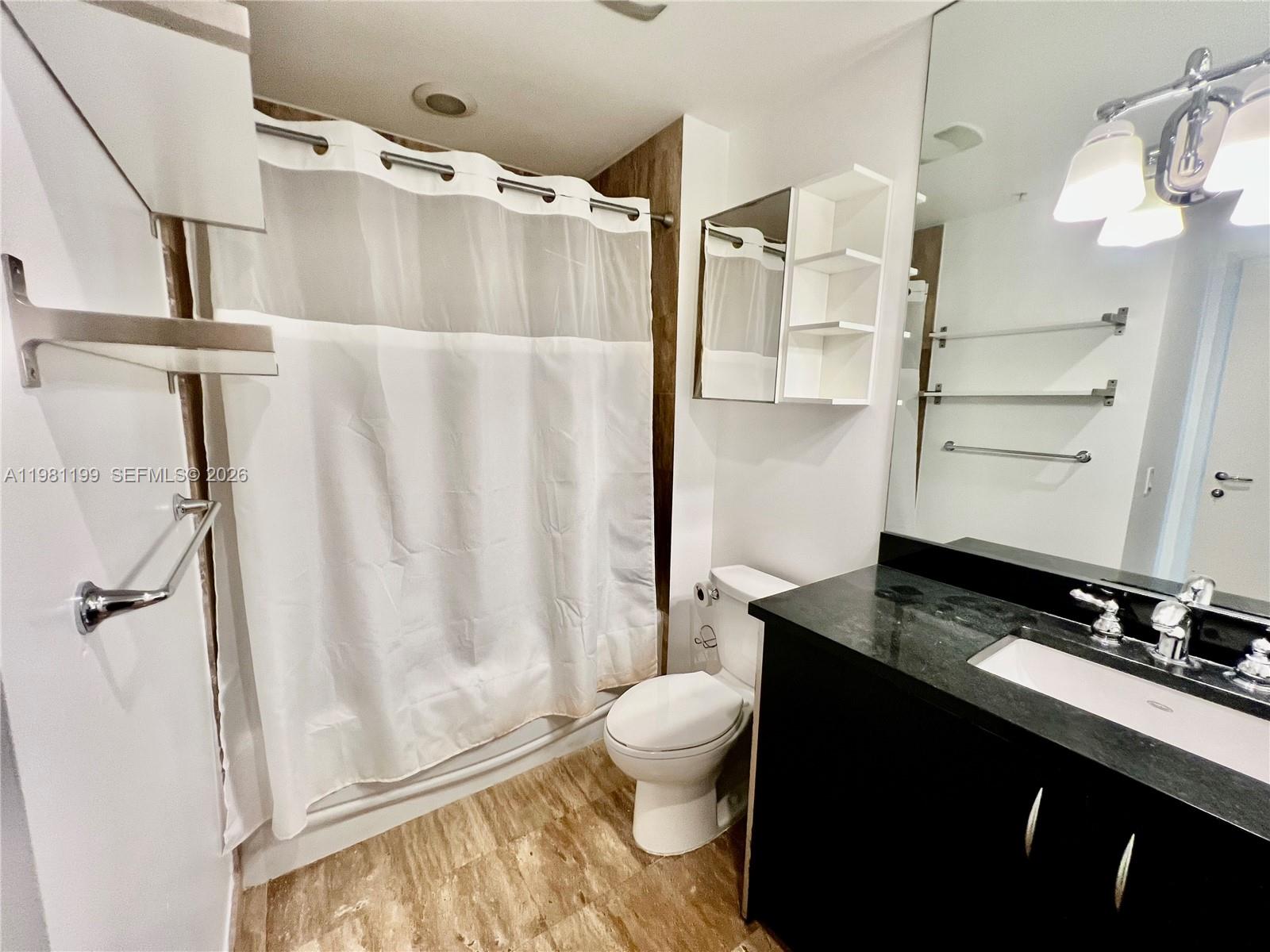 300 S Biscayne Blvd #2703, Miami FL 33131