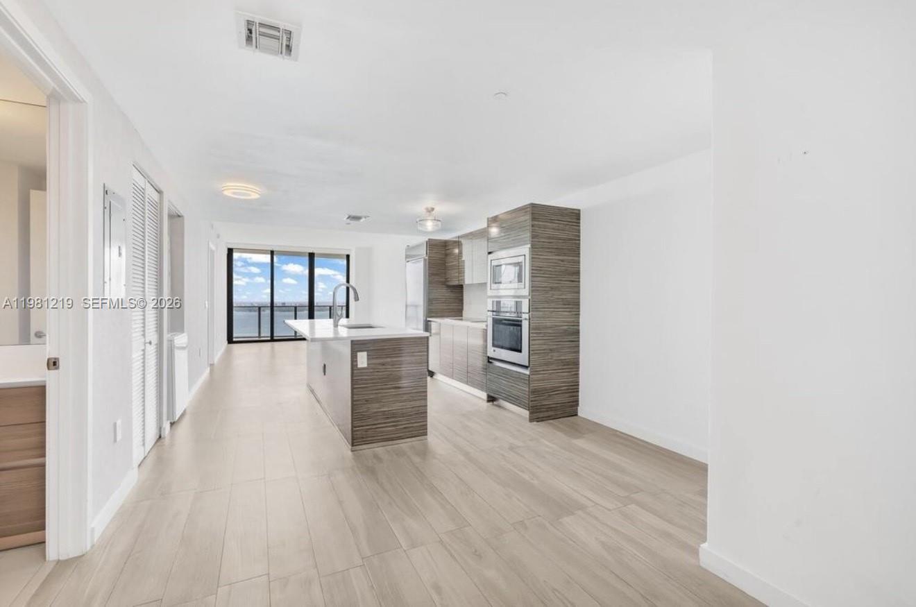 460 NE 28th St #3907, Miami FL 33137