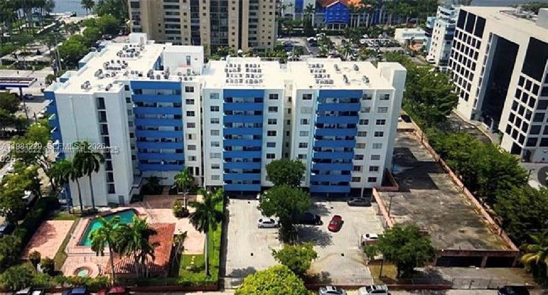 5050 NW 7th St #511, Miami FL 33126