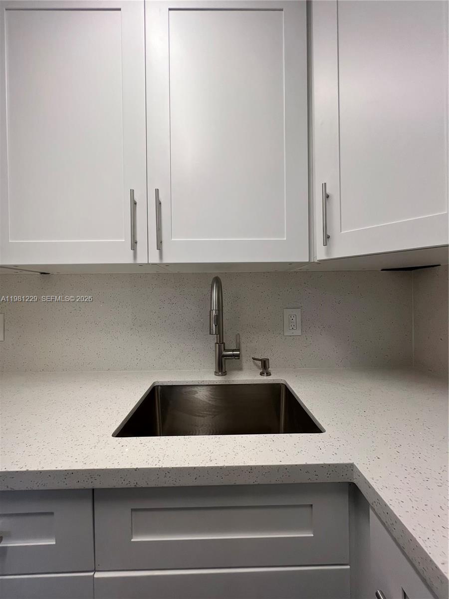 5050 NW 7th St #511, Miami FL 33126