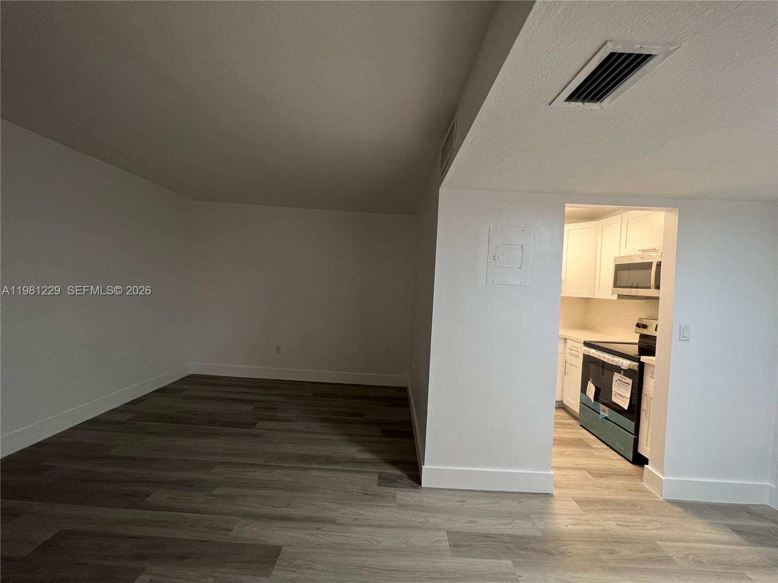 5050 NW 7th St #511, Miami FL 33126