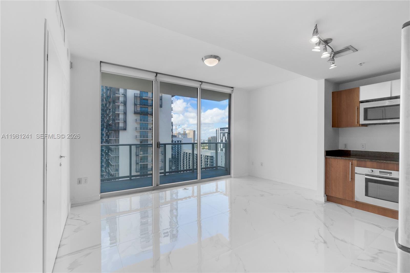 300 S BISCAYNE BL #T-3309, Miami FL 33131