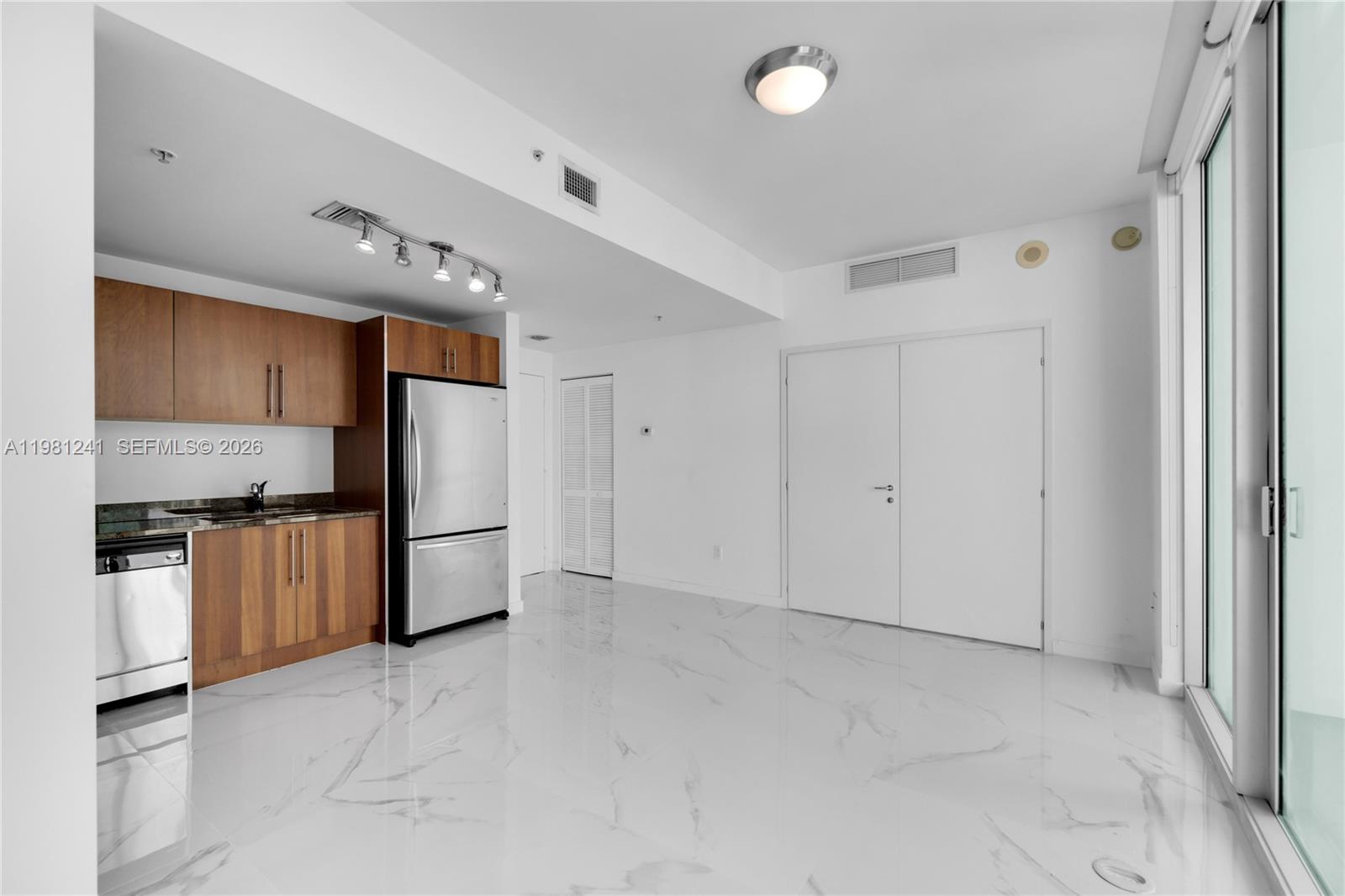 300 S BISCAYNE BL #T-3309, Miami FL 33131