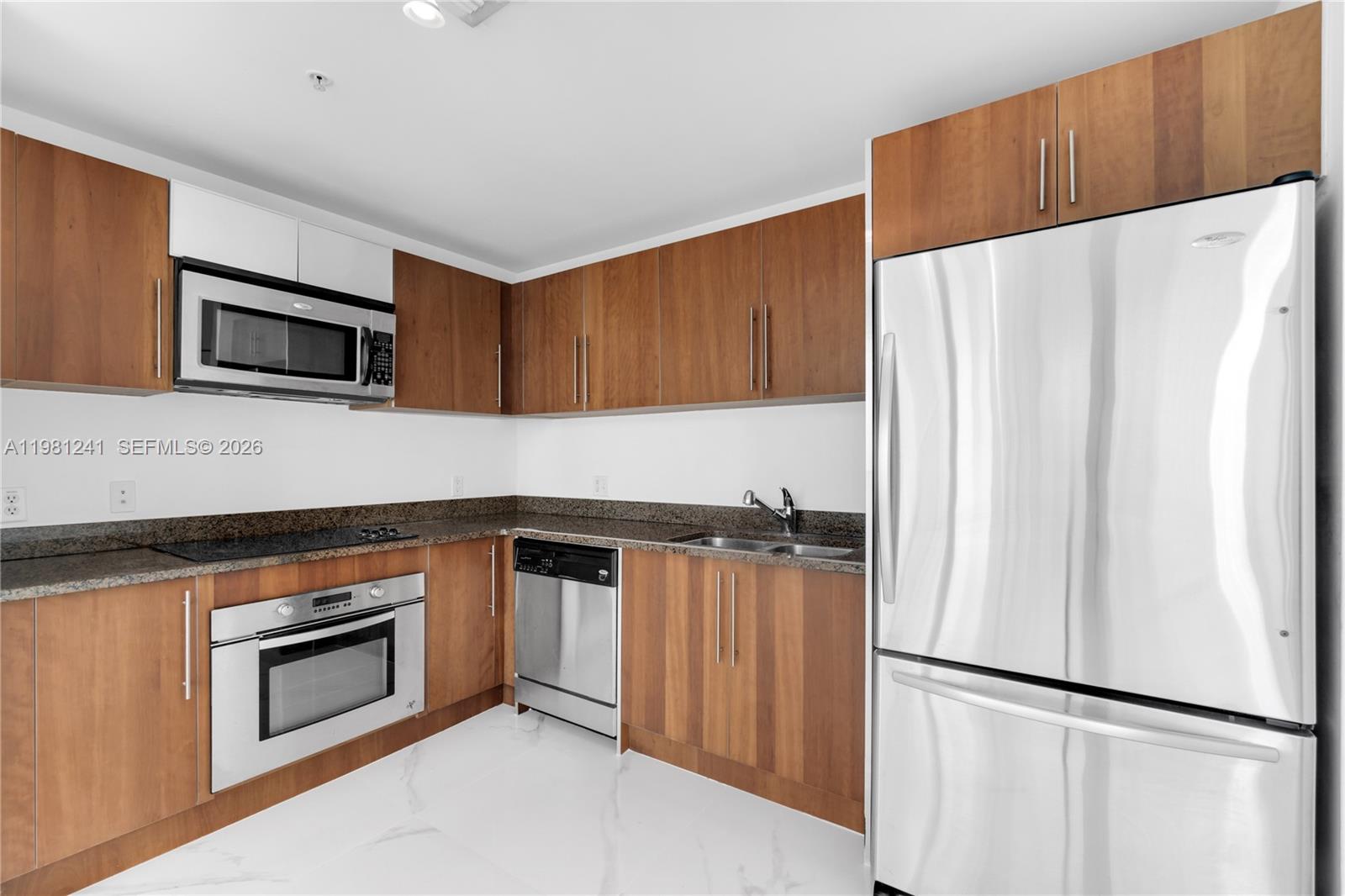 300 S BISCAYNE BL #T-3309, Miami FL 33131