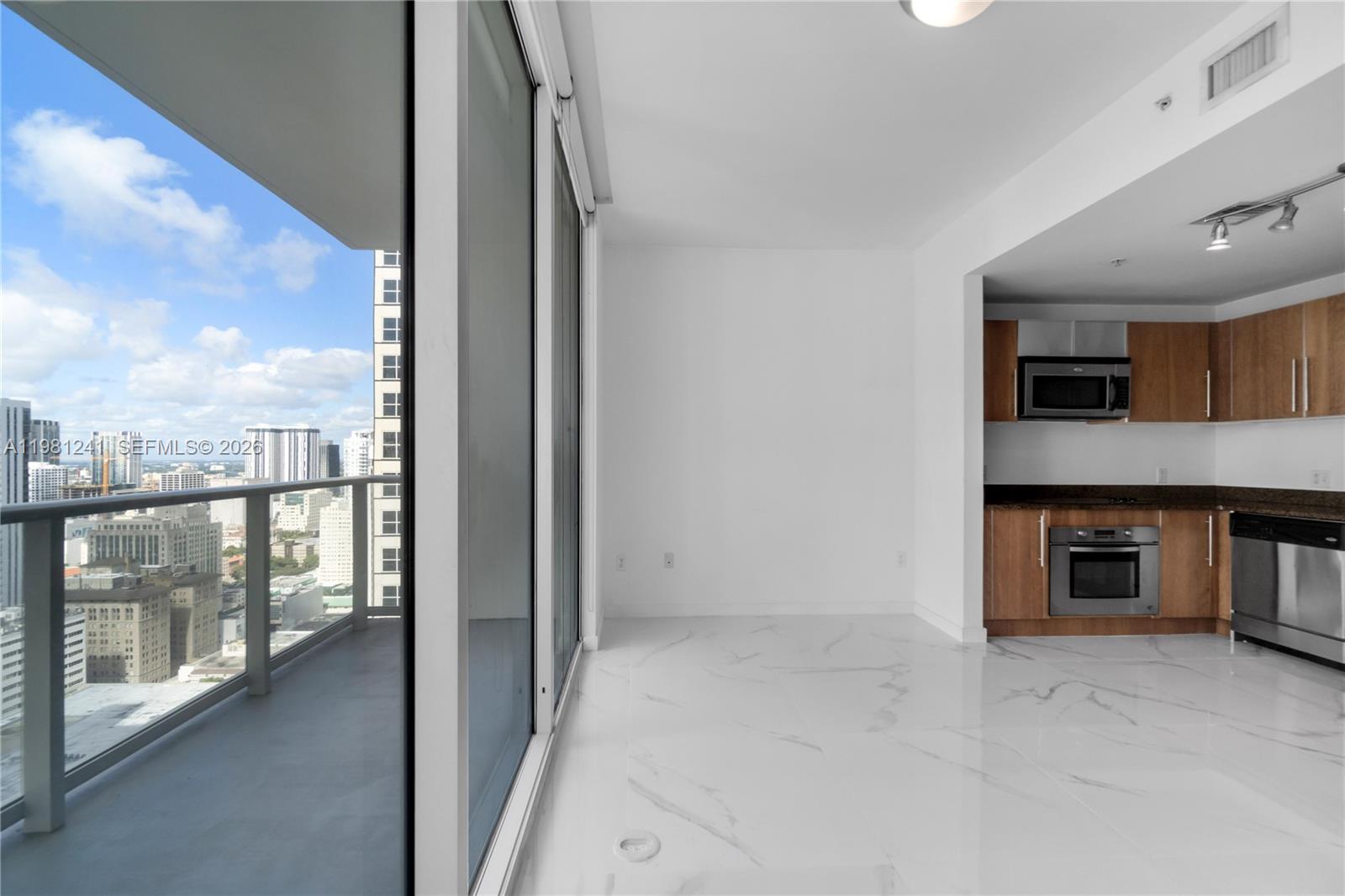 300 S BISCAYNE BL #T-3309, Miami FL 33131