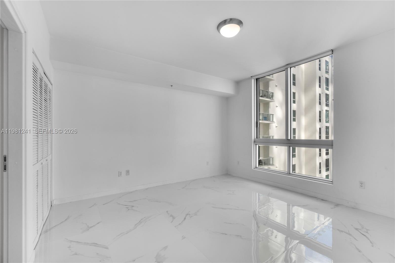 300 S BISCAYNE BL #T-3309, Miami FL 33131