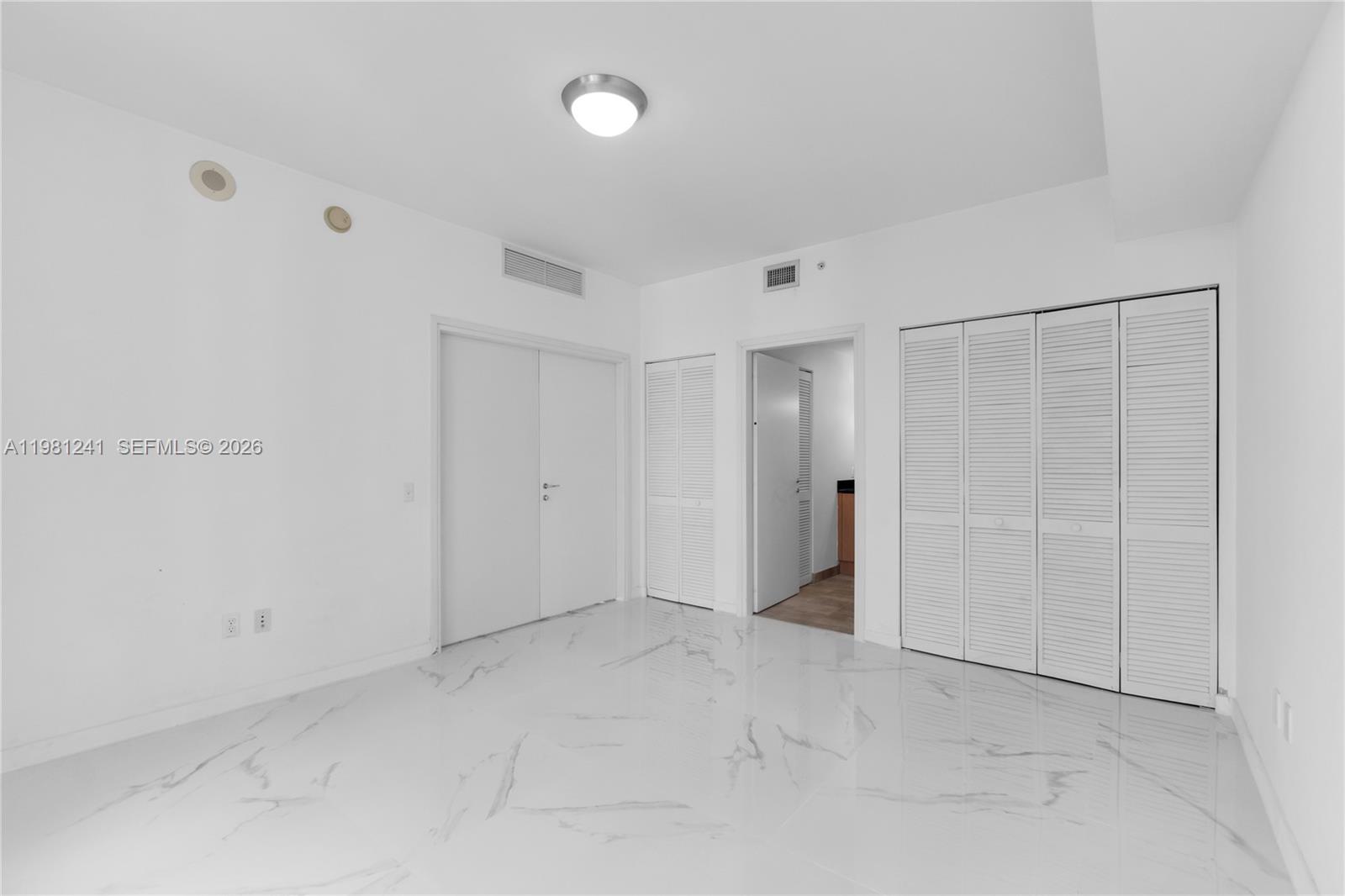 300 S BISCAYNE BL #T-3309, Miami FL 33131