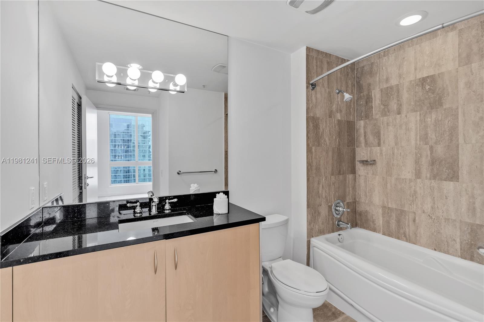 300 S BISCAYNE BL #T-3309, Miami FL 33131