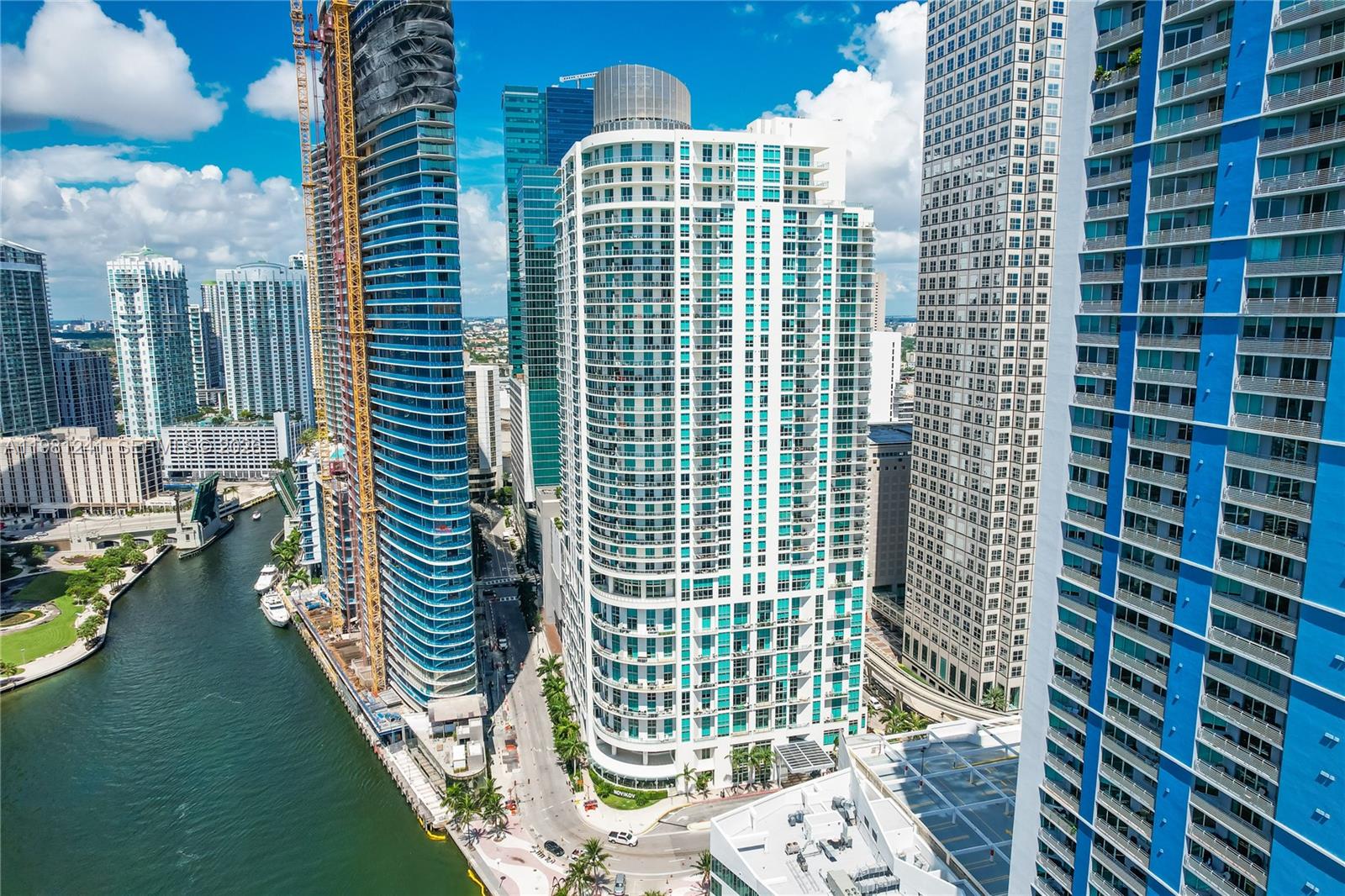 300 S BISCAYNE BL #T-3309, Miami FL 33131