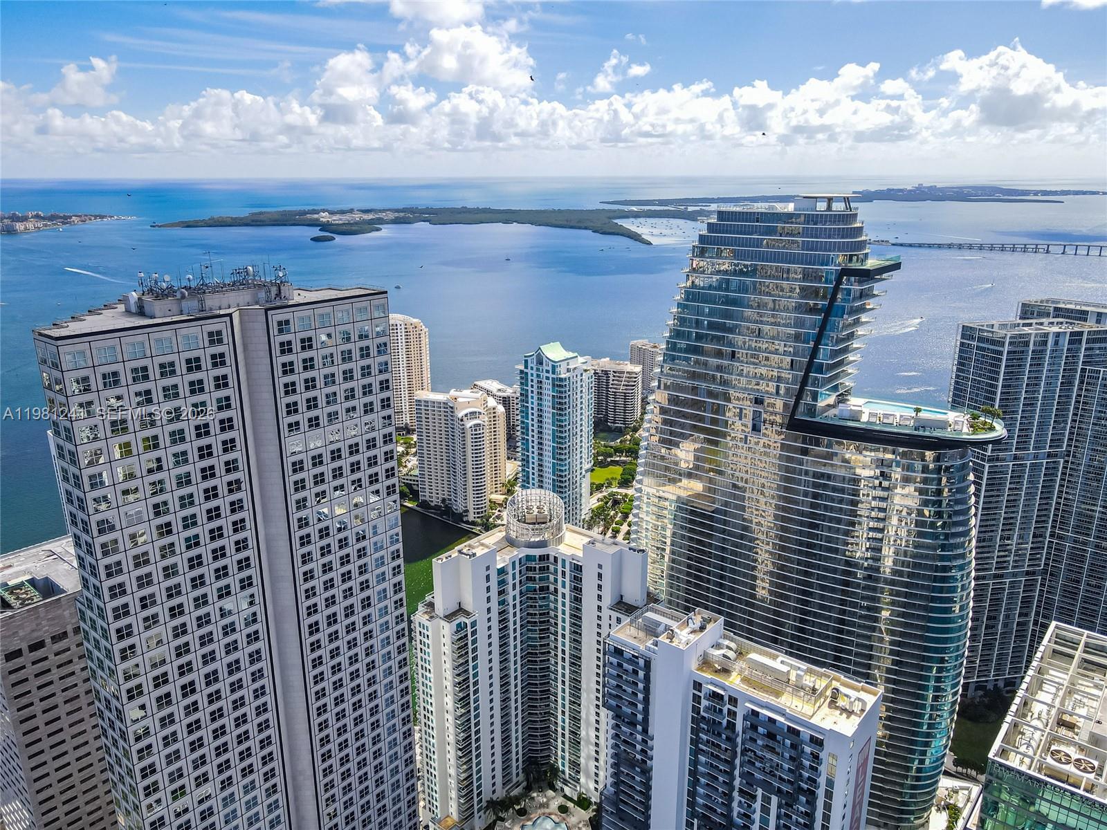 300 S BISCAYNE BL #T-3309, Miami FL 33131