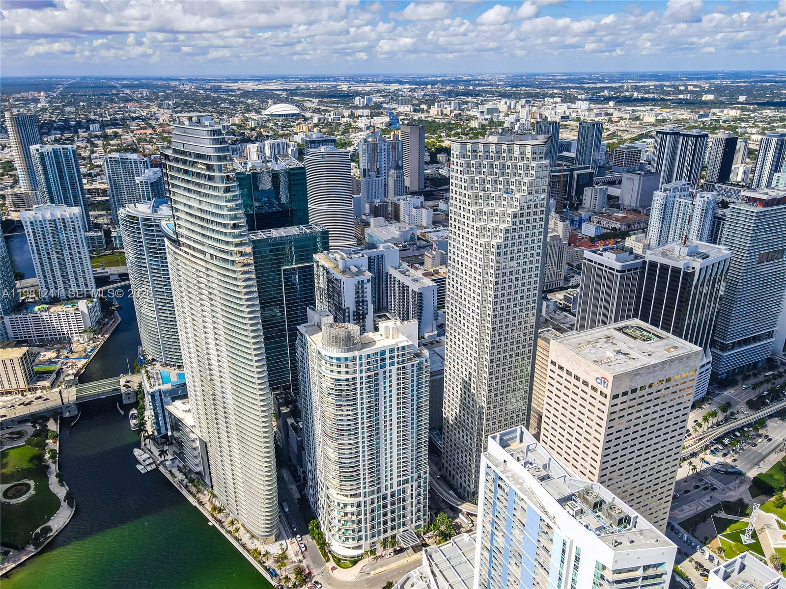 300 S BISCAYNE BL #T-3309, Miami FL 33131