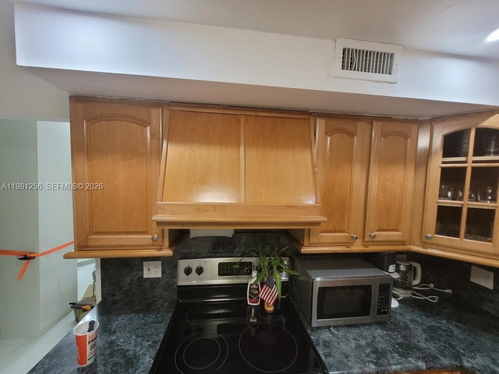 3703 NE 166th St #401, North Miami Beach FL 33160