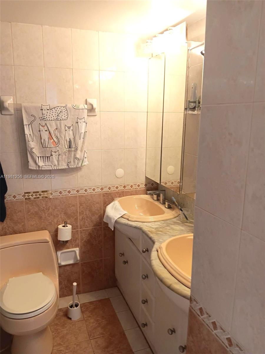 3703 NE 166th St #401, North Miami Beach FL 33160