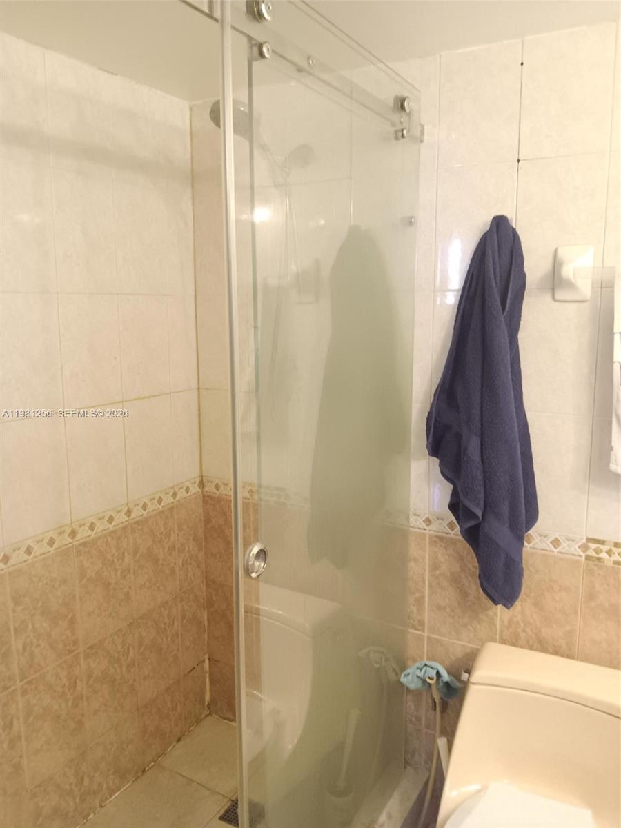 3703 NE 166th St #401, North Miami Beach FL 33160