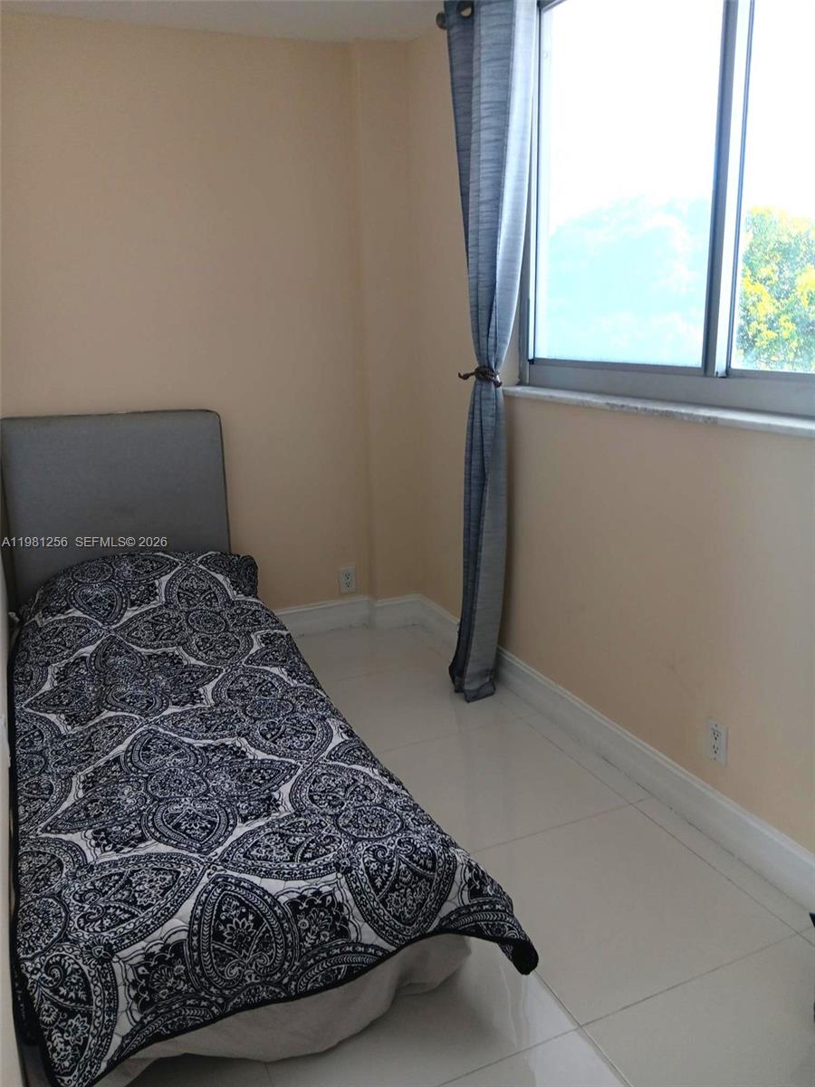 3703 NE 166th St #401, North Miami Beach FL 33160