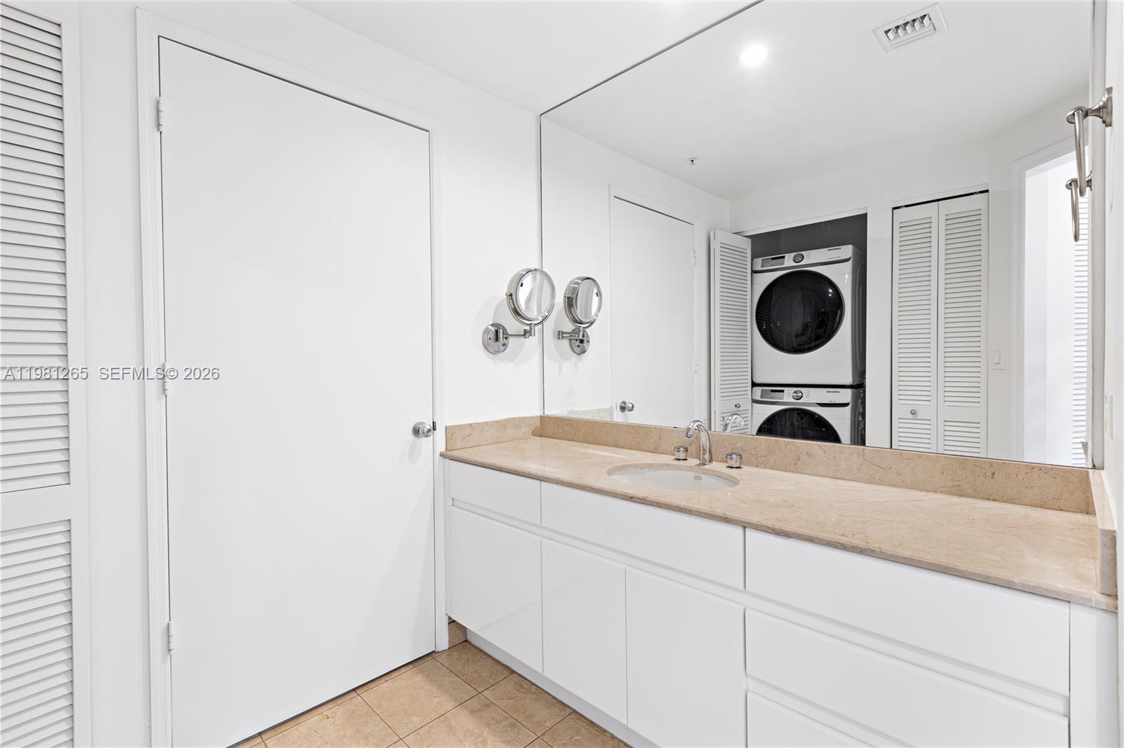 848 BRICKELL KEY DR #903, Miami FL 33131