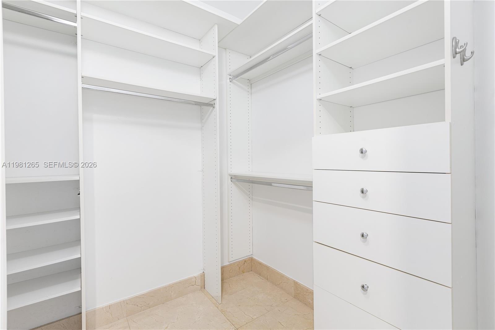 848 BRICKELL KEY DR #903, Miami FL 33131