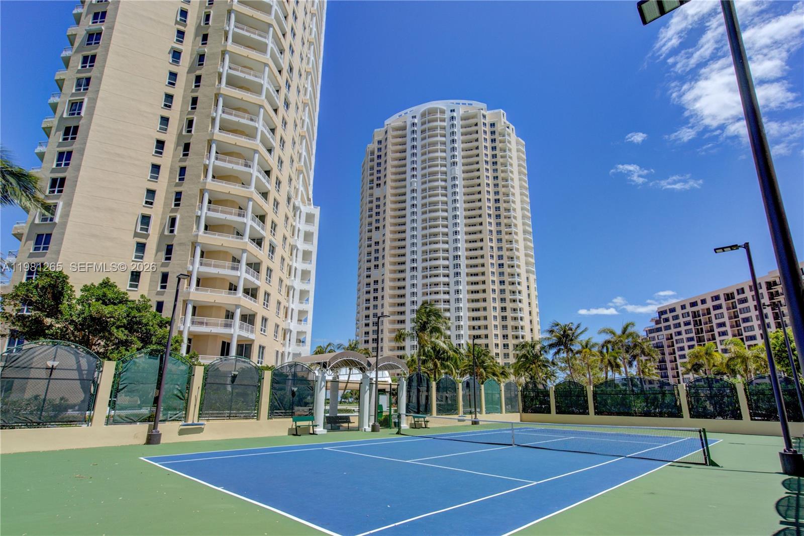 848 BRICKELL KEY DR #903, Miami FL 33131