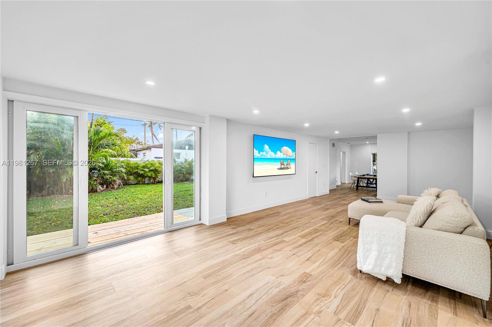 1960 NE 182nd St, North Miami Beach FL 33162