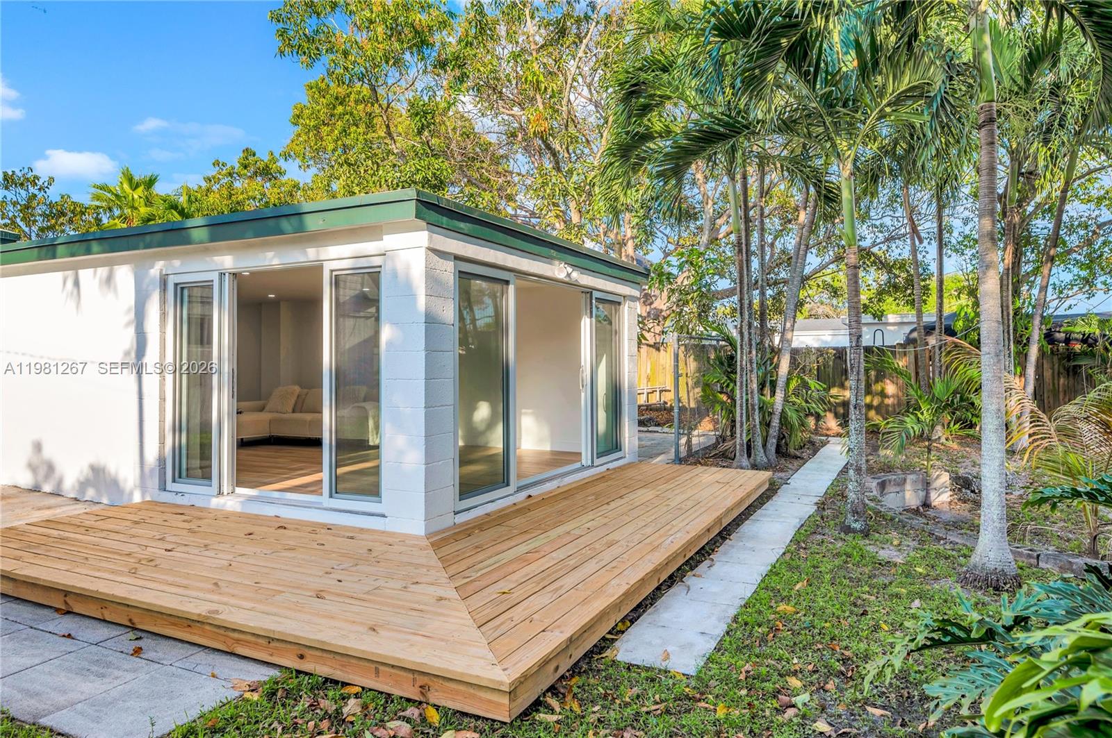 1960 NE 182nd St, North Miami Beach FL 33162