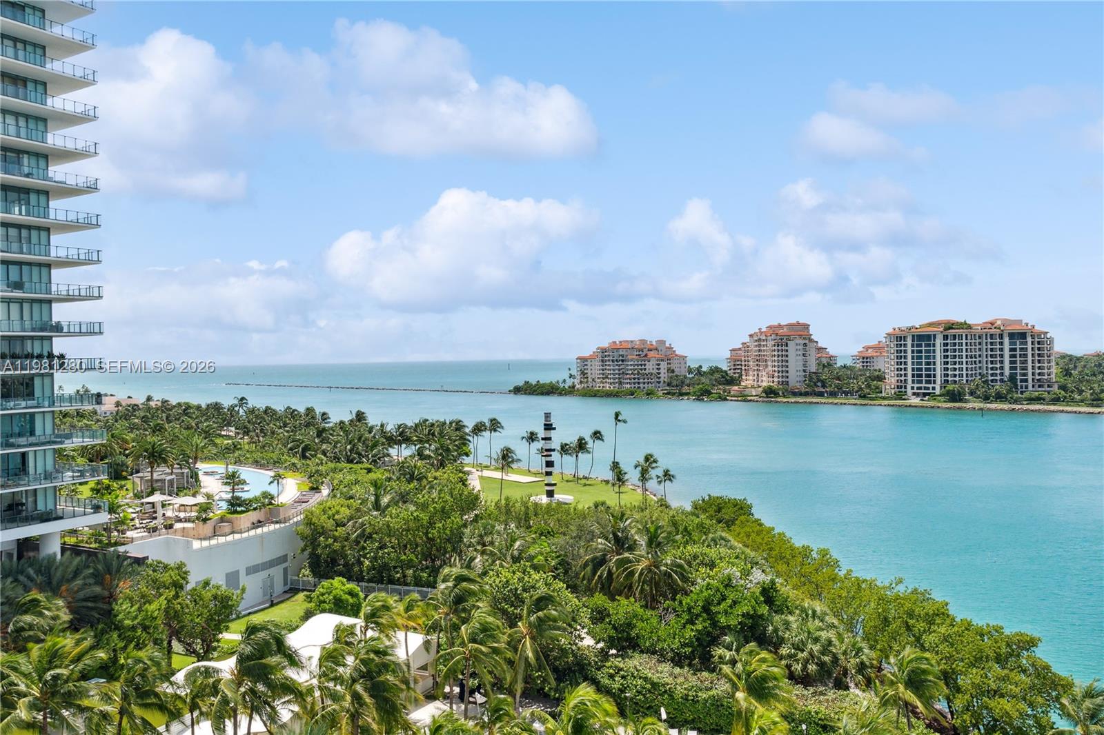 1000 S Pointe Dr #904, Miami Beach FL 33139