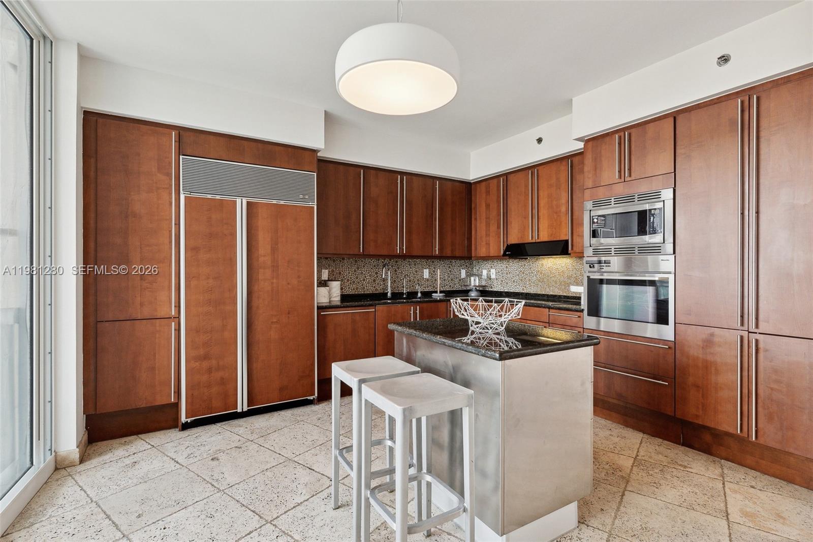 1000 S Pointe Dr #904, Miami Beach FL 33139