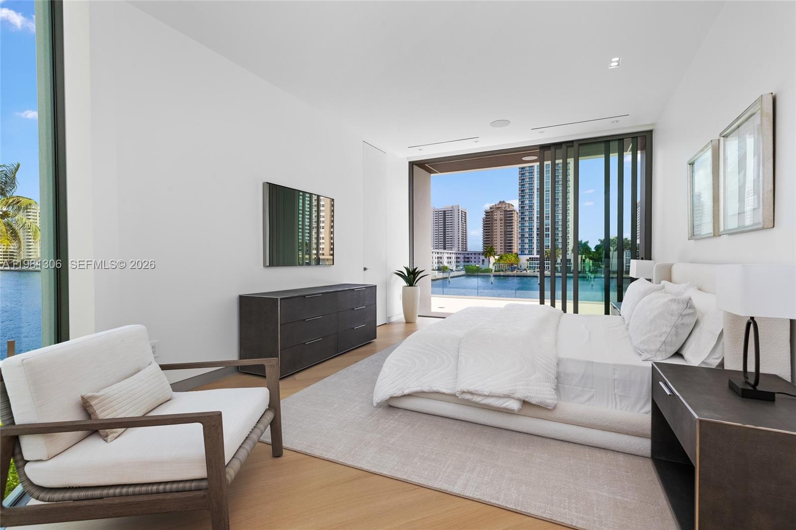 503 Palm Dr, Hallandale Beach FL 33009