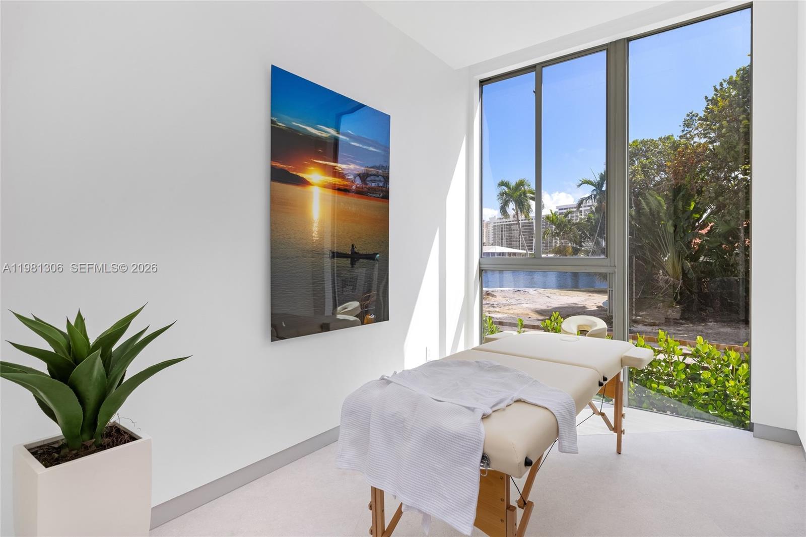 503 Palm Dr, Hallandale Beach FL 33009