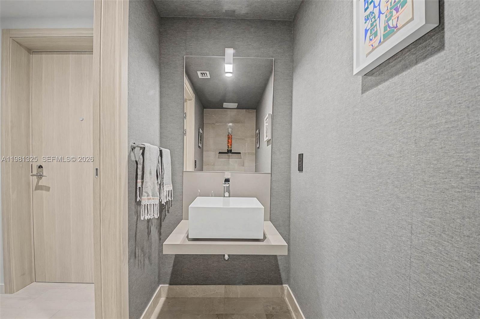 1000 Brickell Plz #2912, Miami FL 33131