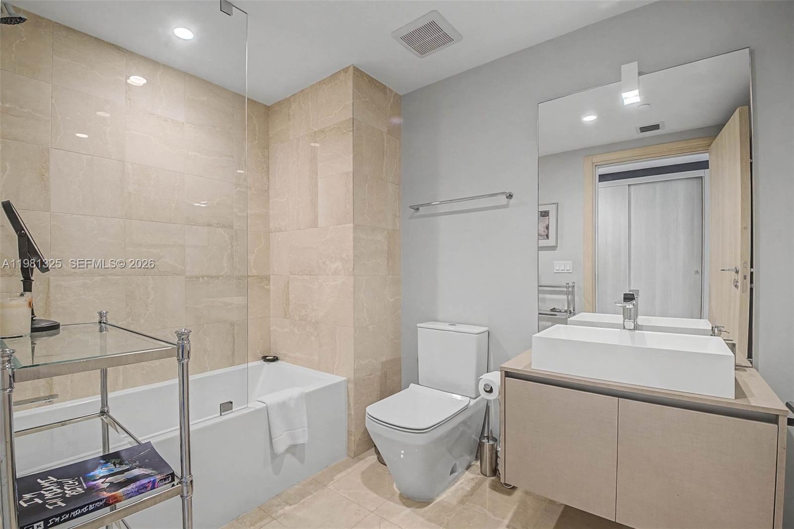 1000 Brickell Plz #2912, Miami FL 33131