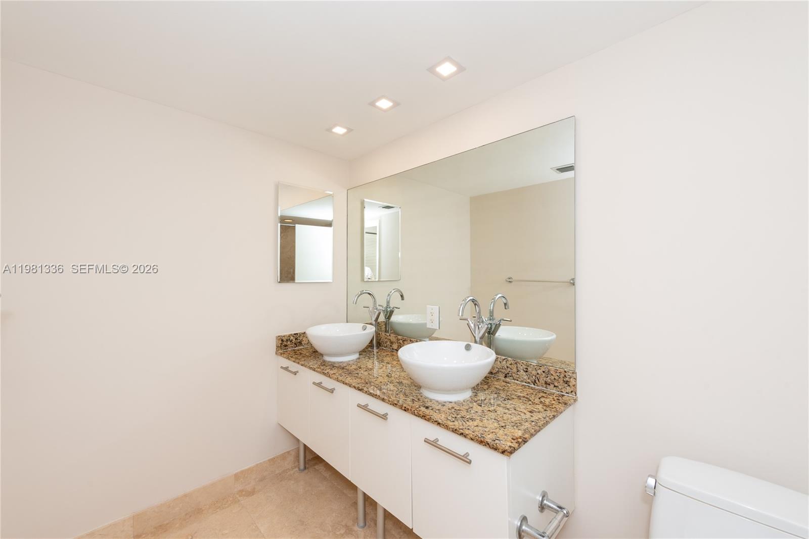 41 SE 5th St #804, Miami FL 33131