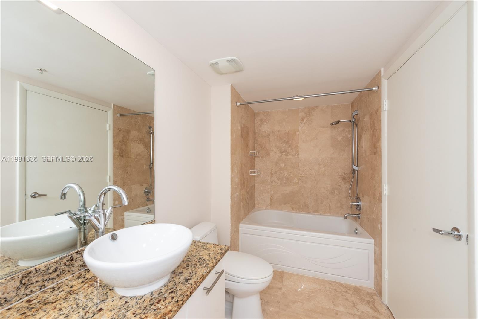 41 SE 5th St #804, Miami FL 33131