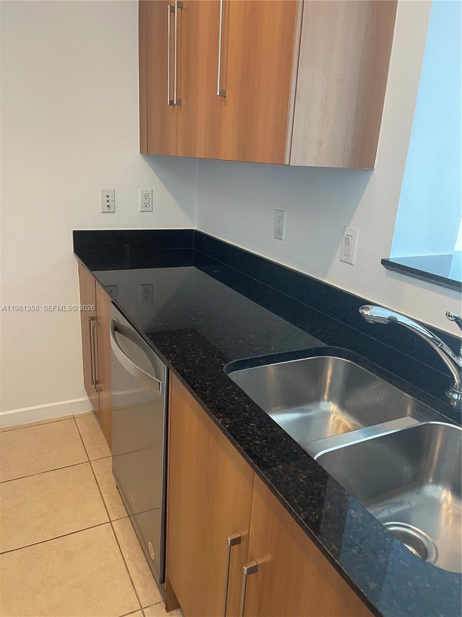 335 S Biscayne Blvd #3610, Miami FL 33131