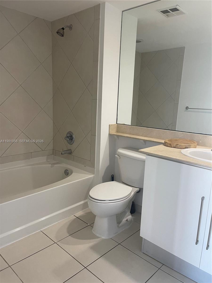 335 S Biscayne Blvd #3610, Miami FL 33131