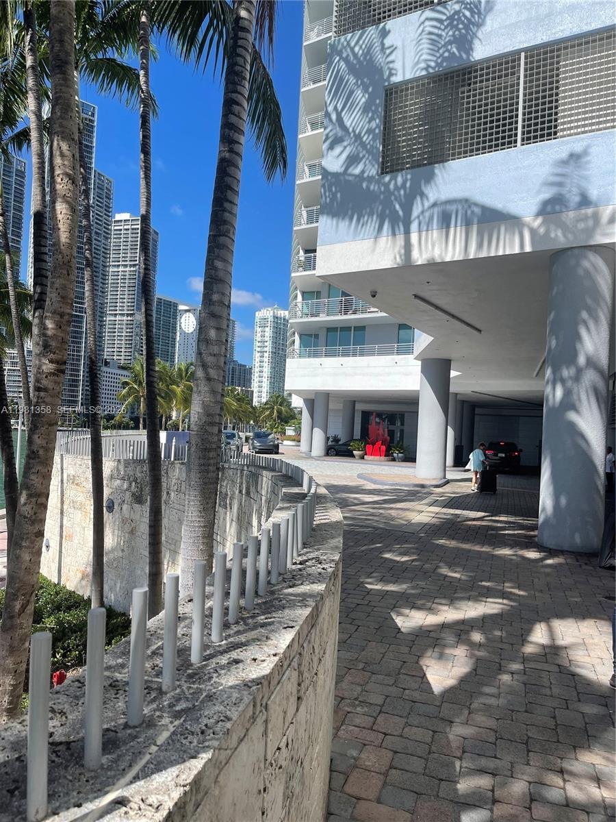 335 S Biscayne Blvd #3610, Miami FL 33131