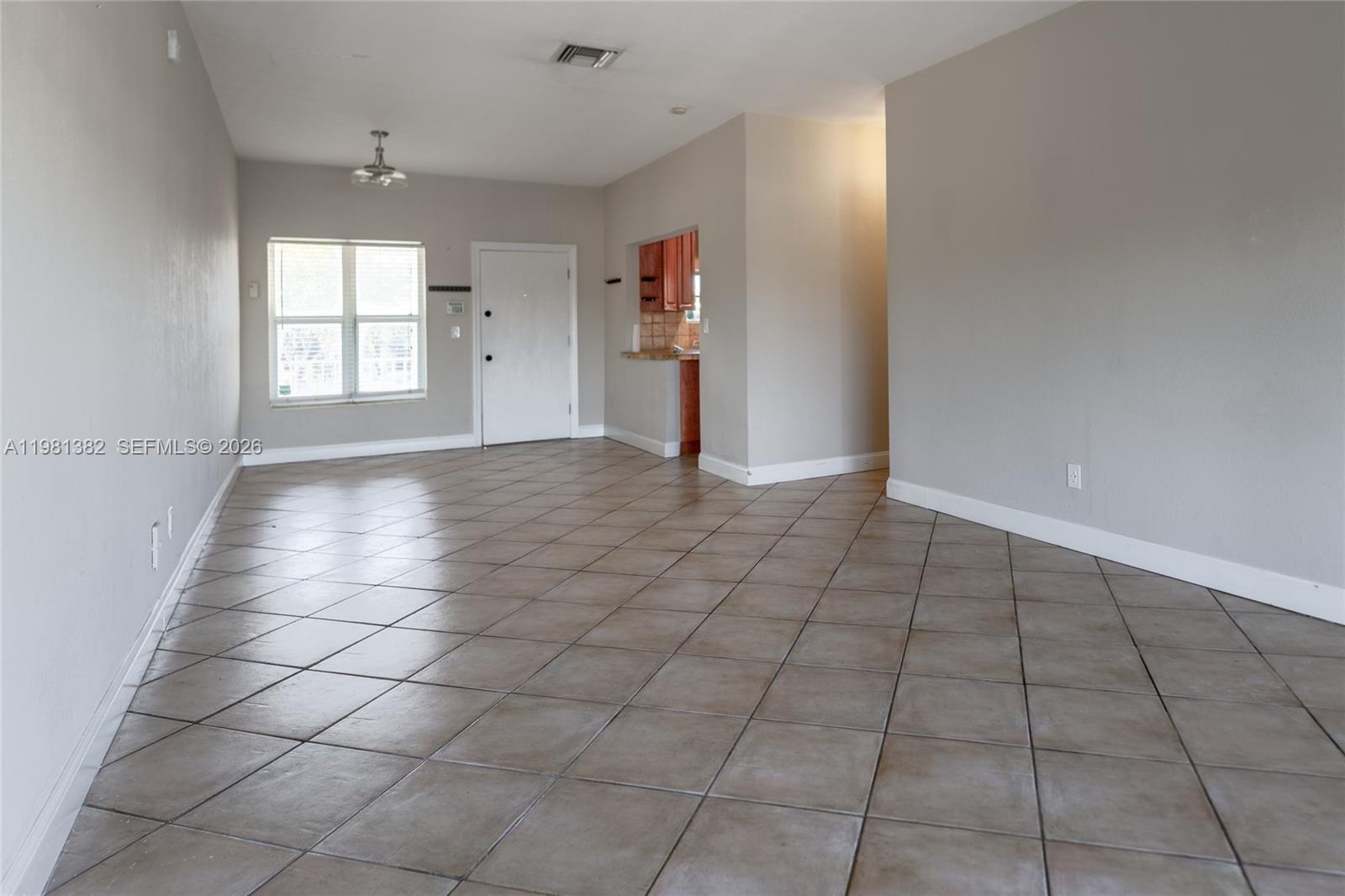 2225 NE 123rd St #215, North Miami FL 33181