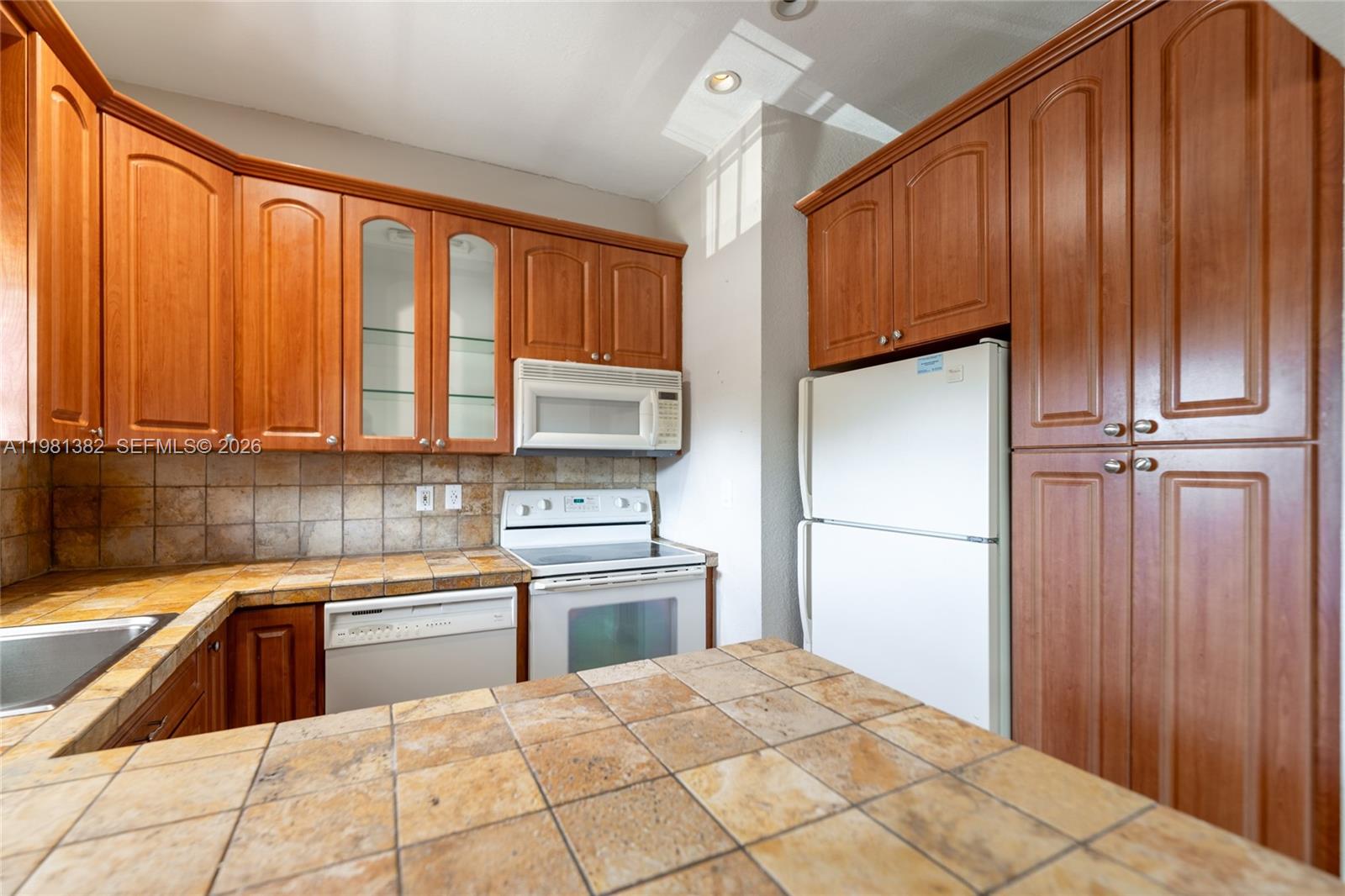 2225 NE 123rd St #215, North Miami FL 33181