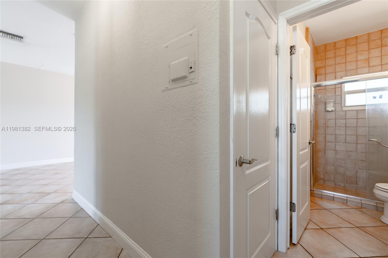 2225 NE 123rd St #215, North Miami FL 33181