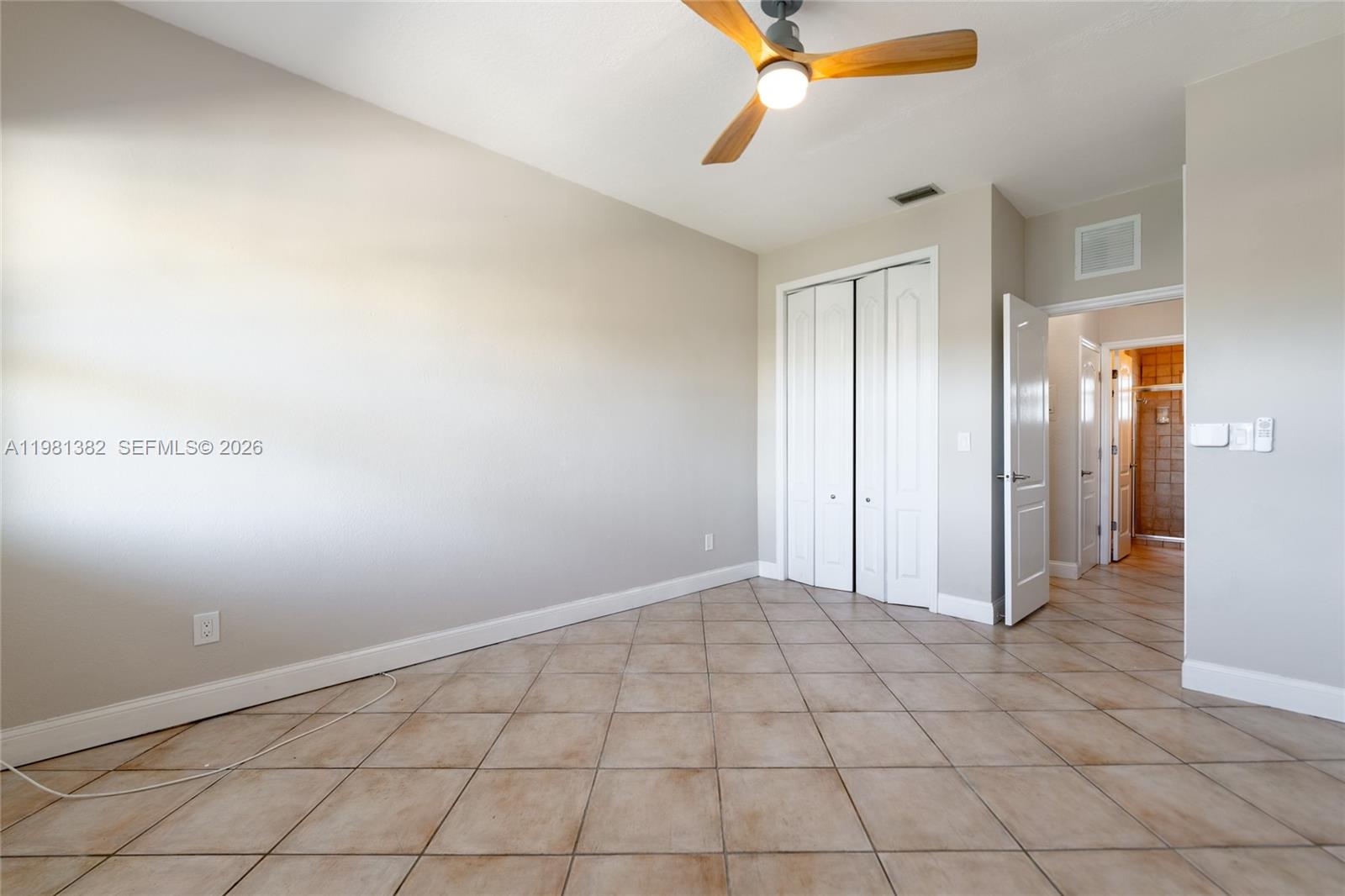 2225 NE 123rd St #215, North Miami FL 33181