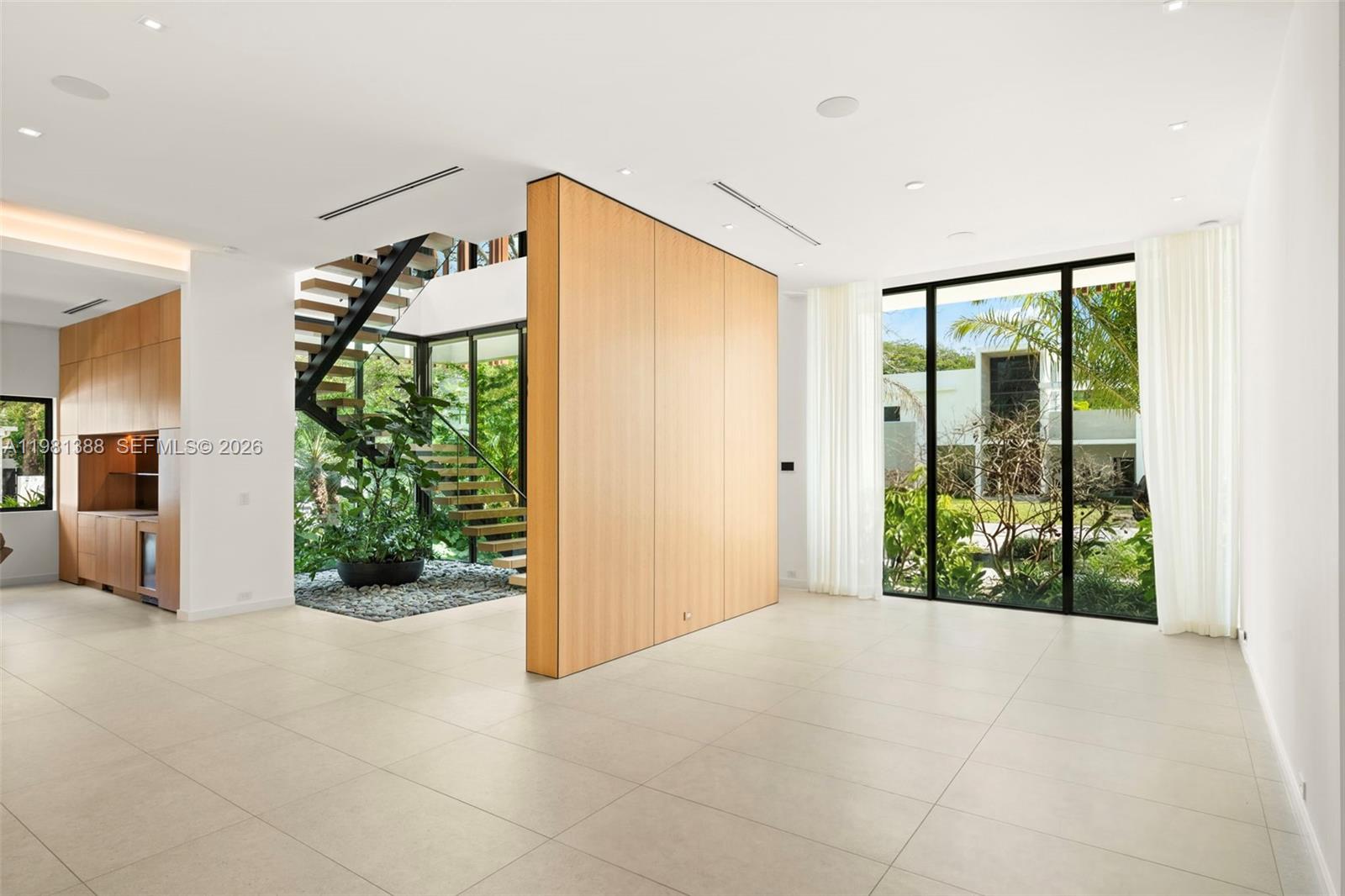 7700 SW 50th Ct, Miami FL 33143
