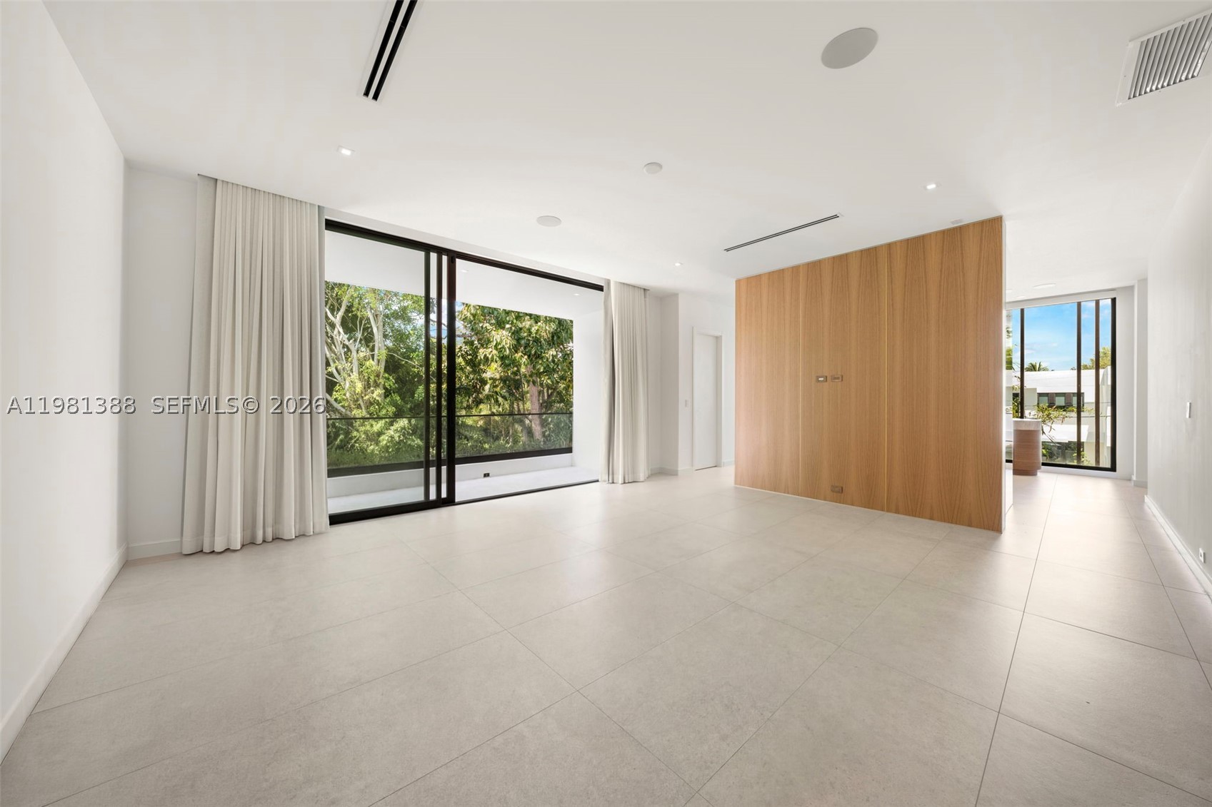 7700 SW 50th Ct, Miami FL 33143