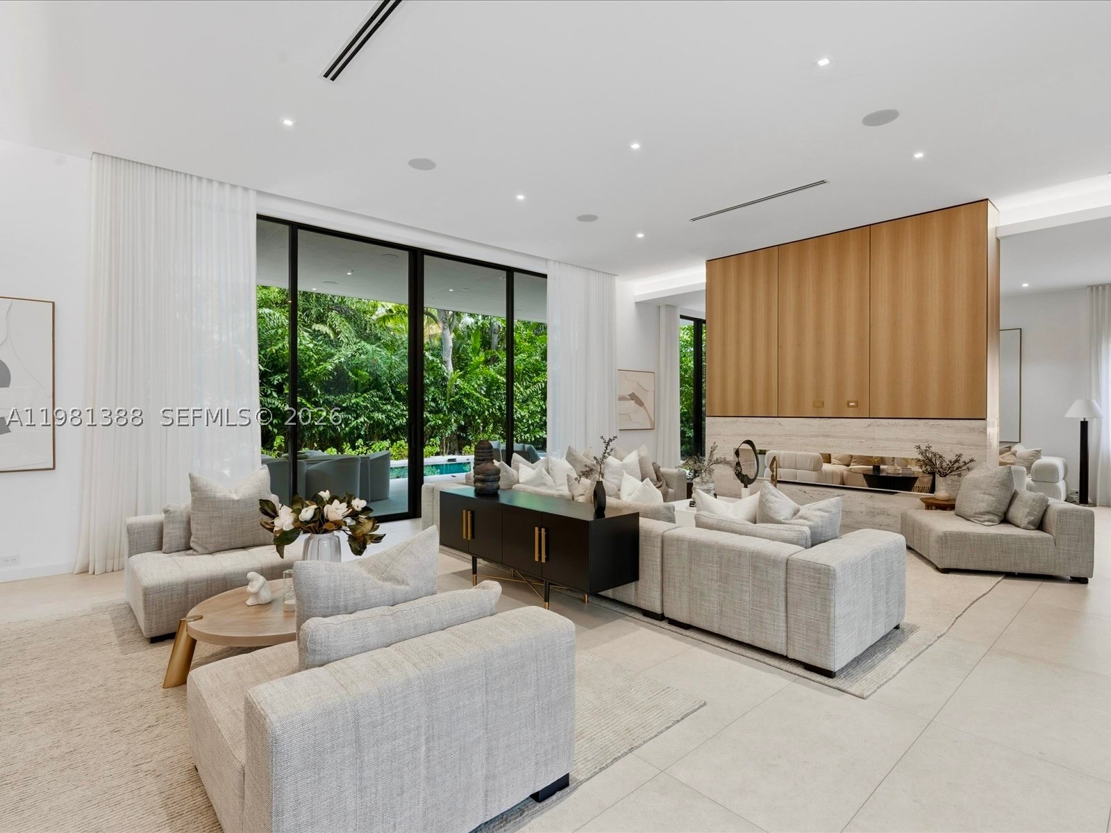 7700 SW 50th Ct, Miami FL 33143