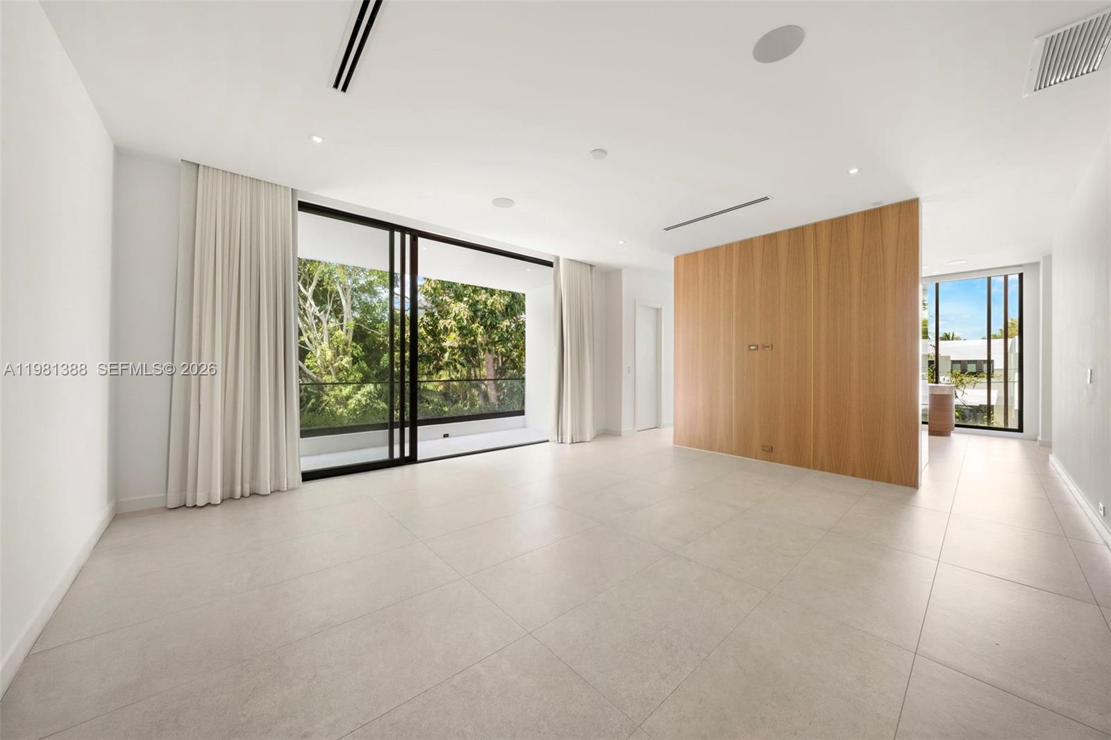 7700 SW 50th Ct, Miami FL 33143