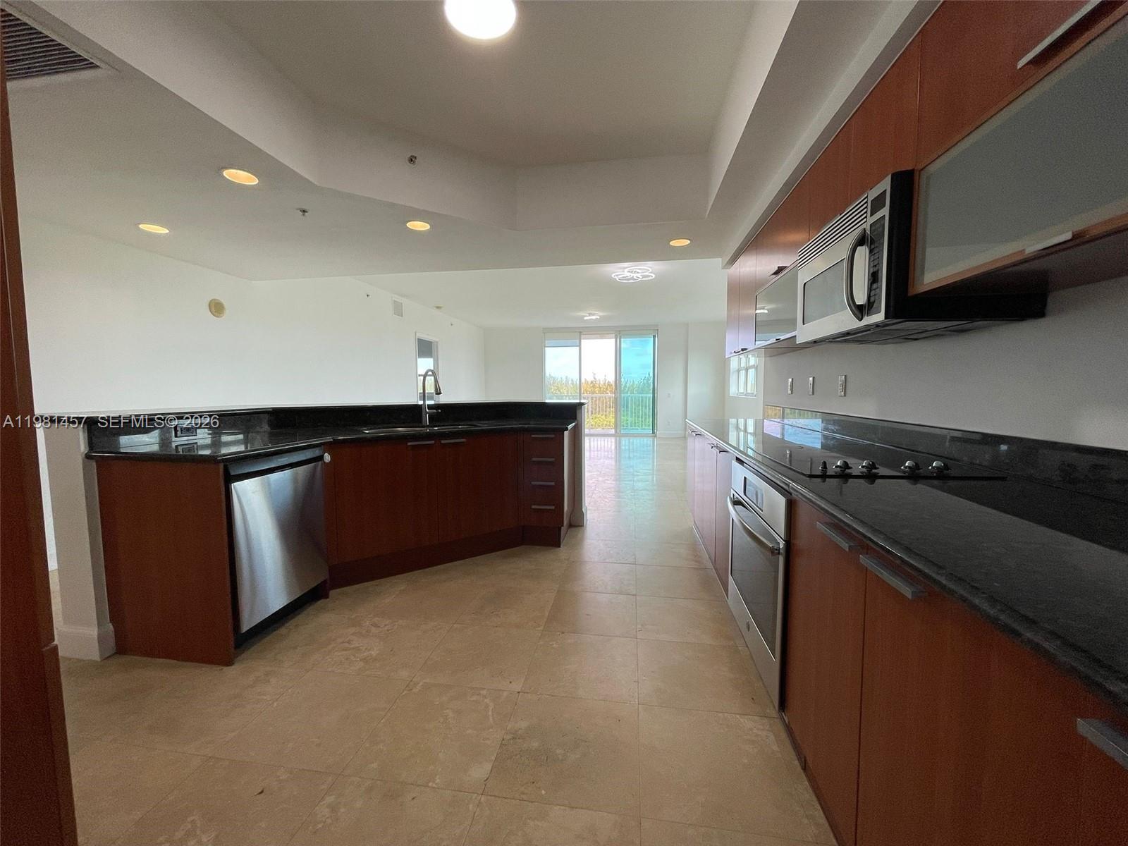 14951 Royal Oaks Ln #709, North Miami FL 33181