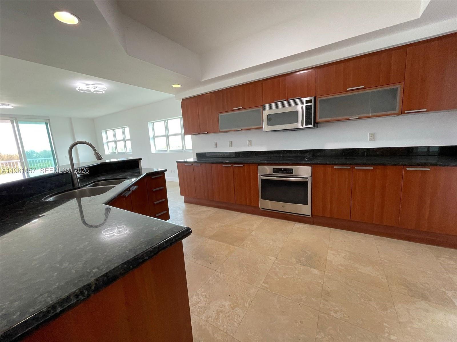 14951 Royal Oaks Ln #709, North Miami FL 33181
