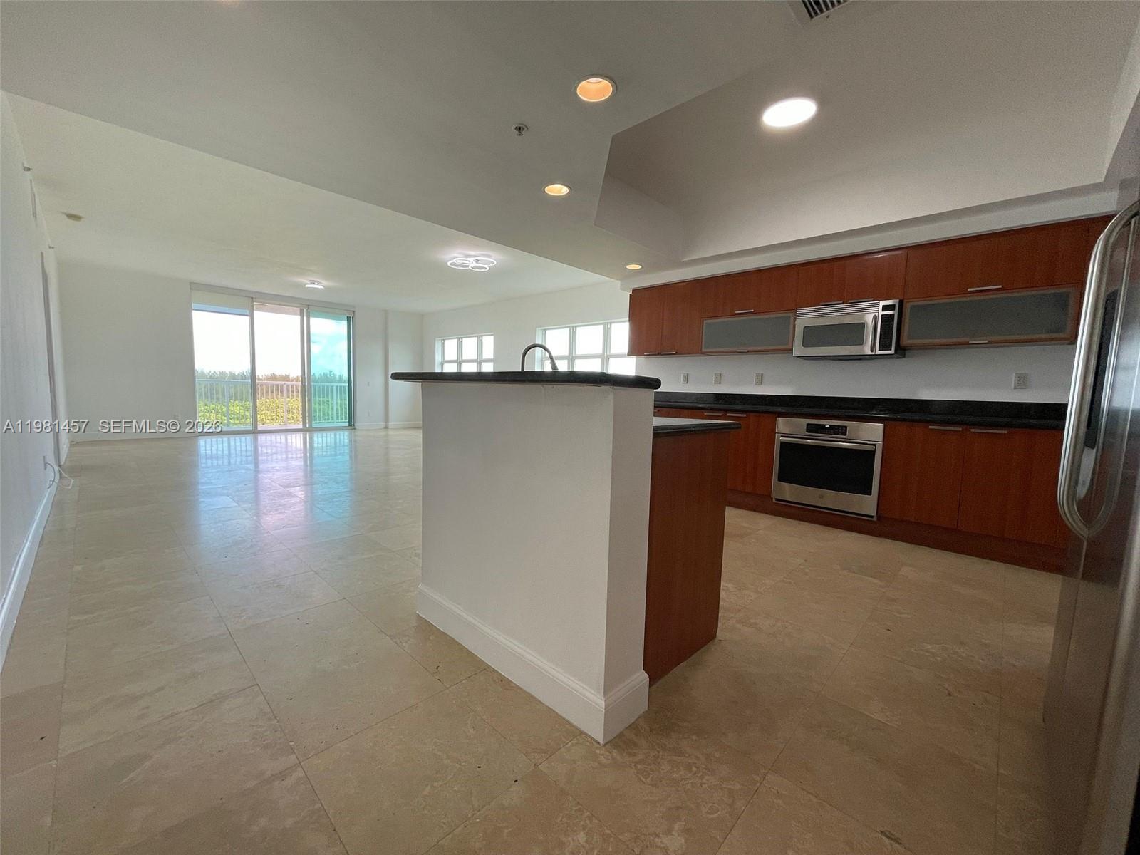 14951 Royal Oaks Ln #709, North Miami FL 33181
